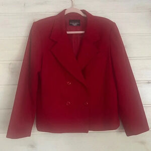 Requirements Blazer Jacket Size
10 Red Wool Long Sleeve lined, Pockets
